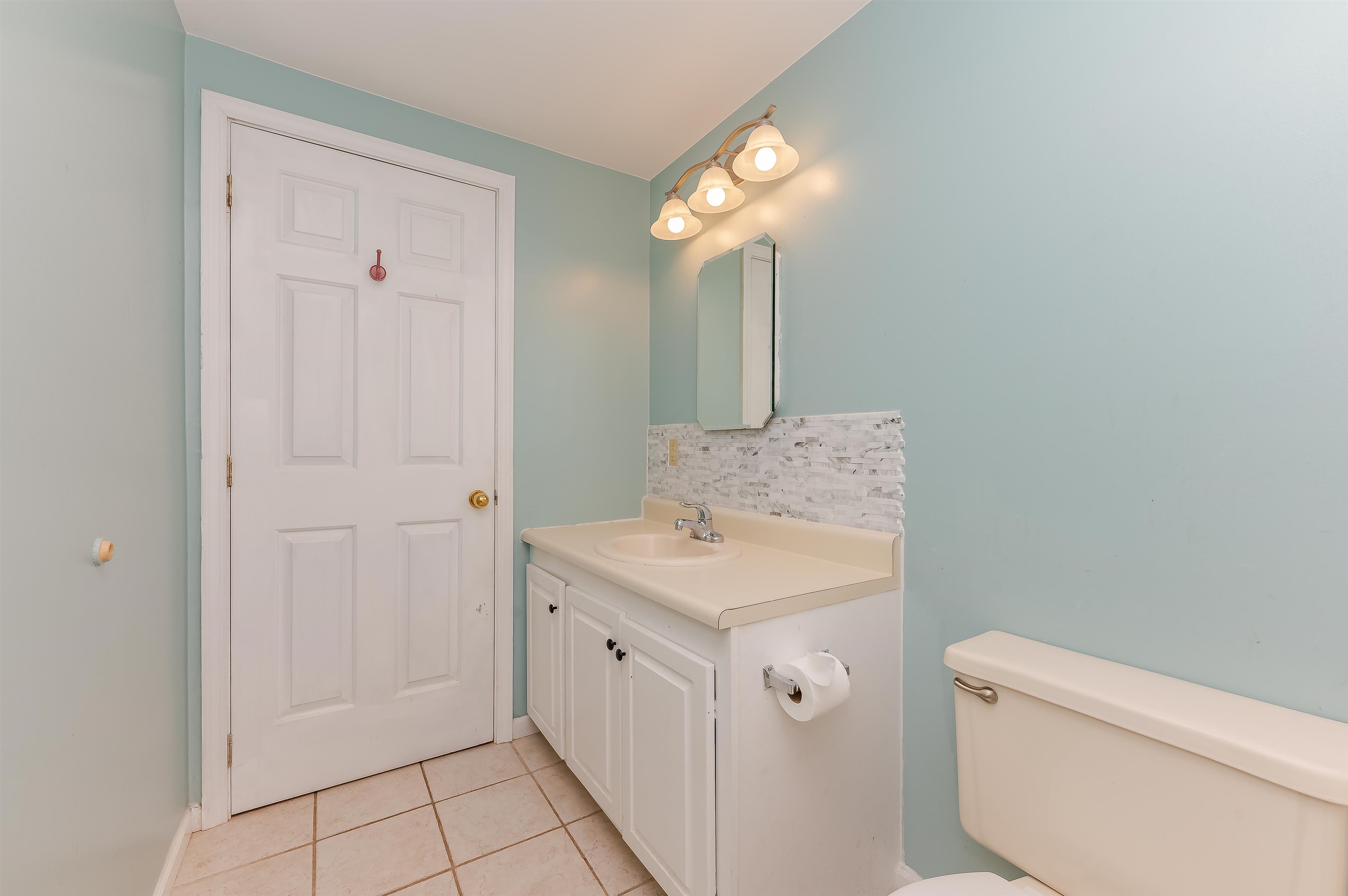 12 Caribbean Lane Rochester, NH 03867 - Photo 15 of 40