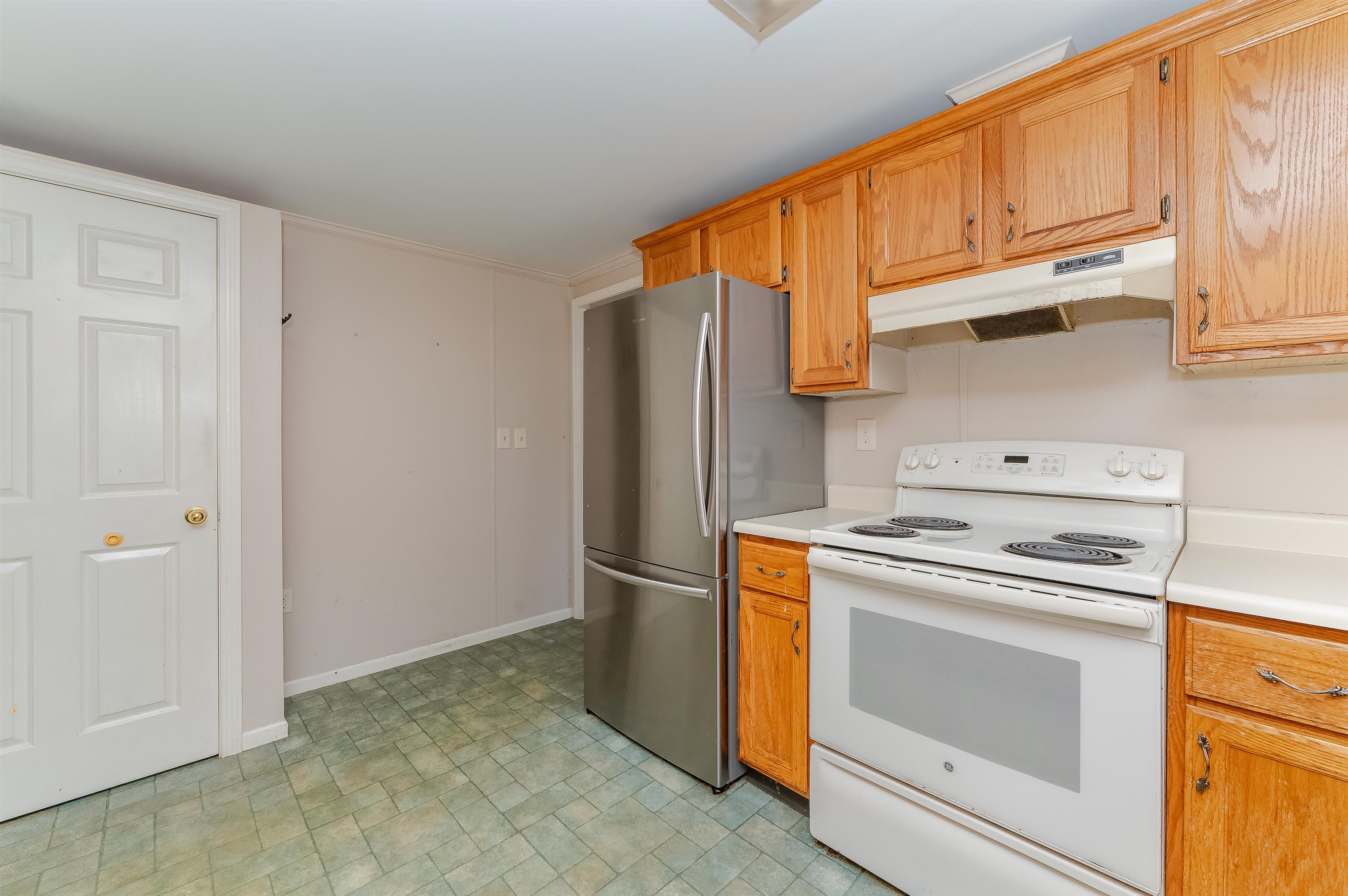 12 Caribbean Lane Rochester, NH 03867 - Photo 3 of 40