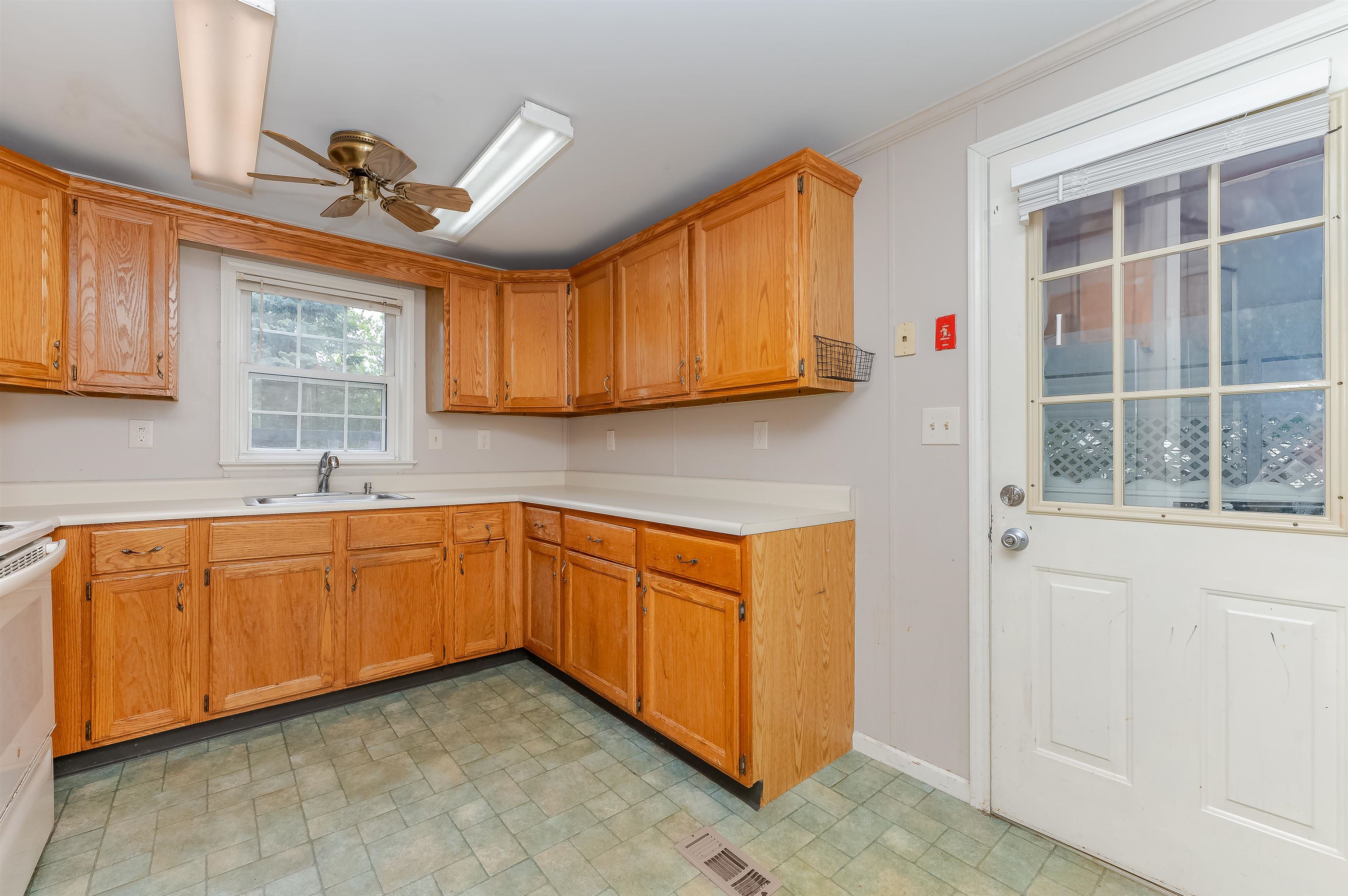 12 Caribbean Lane Rochester, NH 03867 - Photo 5 of 40