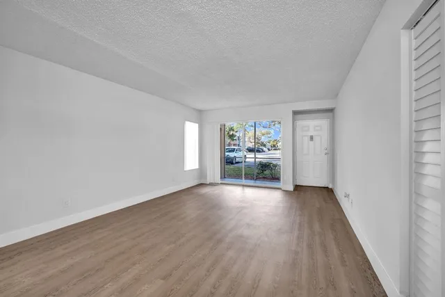 $2,200 | 4200 Community Drive, Unit 1131304, West Palm Beach, FL 33409