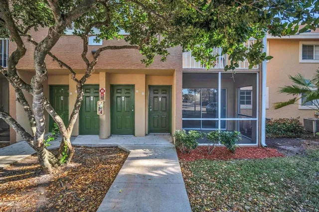 $2,200 | 4200 Community Drive, Unit 1131304, West Palm Beach, FL 33409