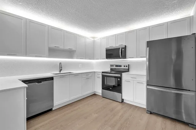 $2,200 | 4200 Community Drive, Unit 1131304, West Palm Beach, FL 33409