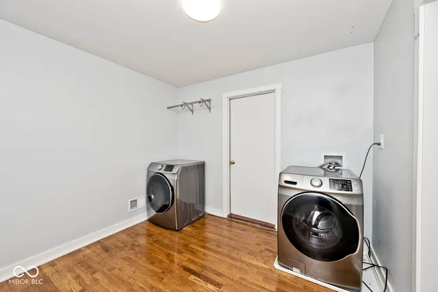 $439,900 | 7152 Aldgate Lane, Indianapolis, IN 46250