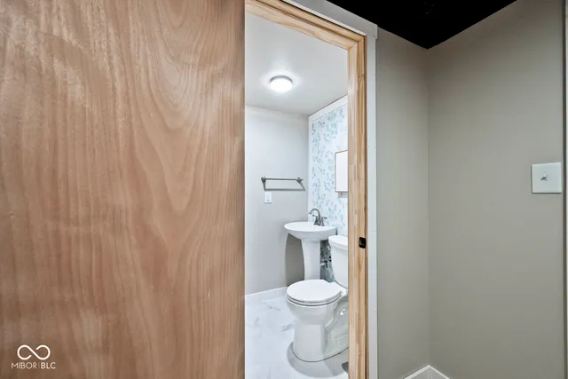 $439,900 | 7152 Aldgate Lane, Indianapolis, IN 46250