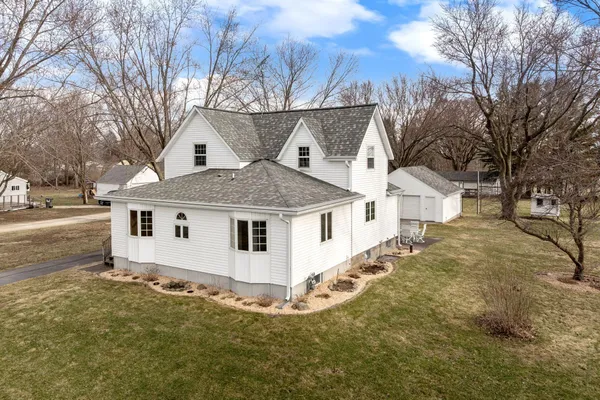 $384,900 | 1610 29th Avenue Southeast, Austin, MN 55912