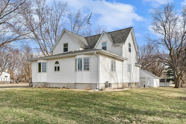 $384,900 | 1610 29th Avenue Southeast, Austin, MN 55912