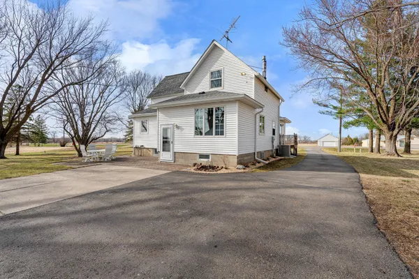 $384,900 | 1610 29th Avenue Southeast, Austin, MN 55912