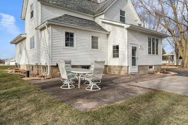 $384,900 | 1610 29th Avenue Southeast, Austin, MN 55912