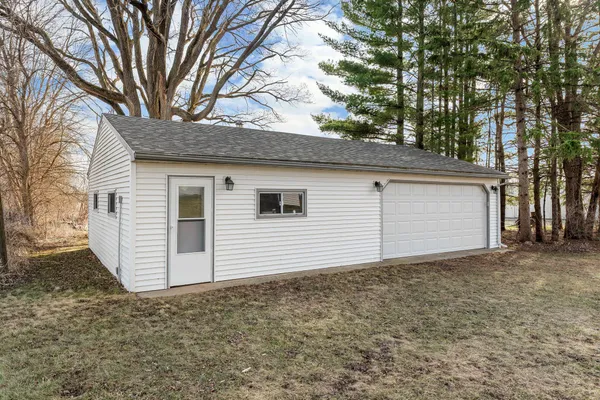 $384,900 | 1610 29th Avenue Southeast, Austin, MN 55912