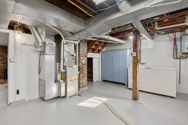 $384,900 | 1610 29th Avenue Southeast, Austin, MN 55912