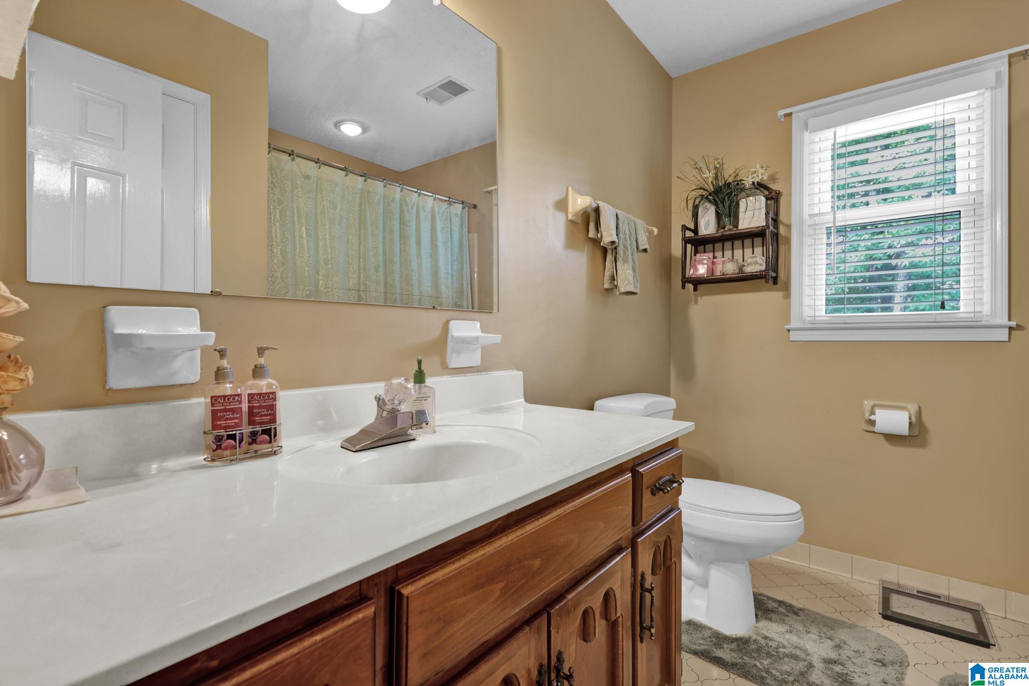 916 Woodbrook Road Birmingham, AL 35215 - Photo 29 of 33