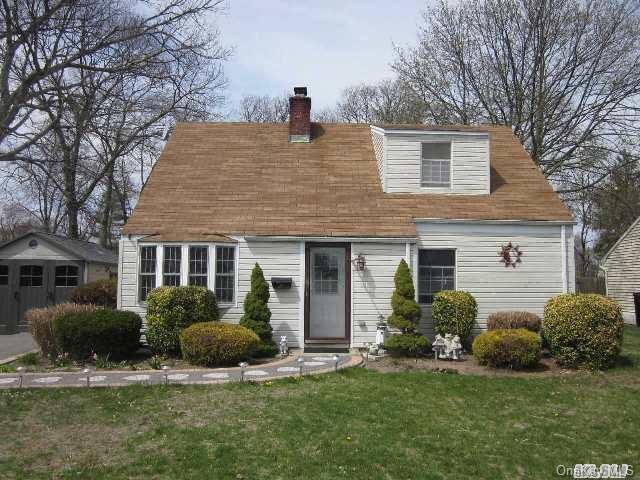36 Jean Road West Islip, NY 11795 - Photo 1 of 1 Exterior