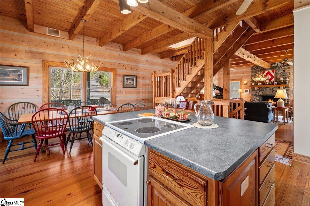 512 Doe Run Pickens, SC 29671 - Photo 12 of 37