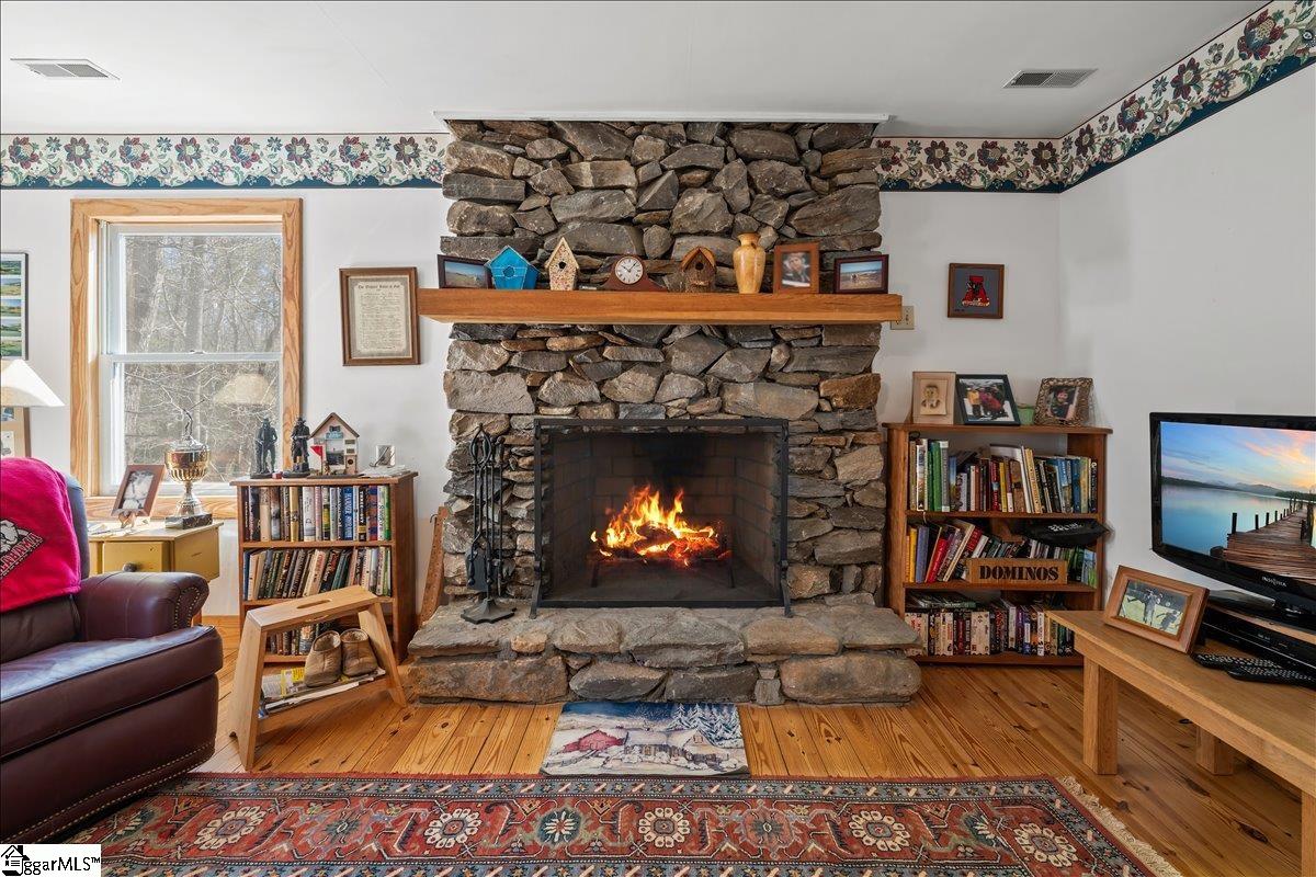 512 Doe Run Pickens, SC 29671 - Photo 14 of 37