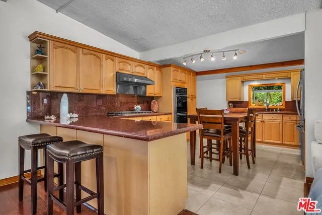 $7,450 | 3447 Vista Haven Road, Sherman Oaks, CA 91403