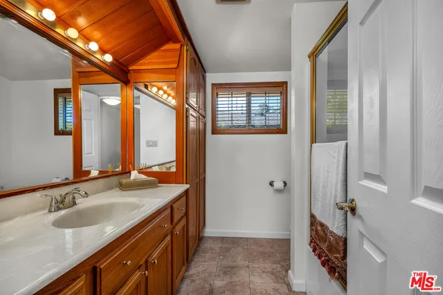 $7,450 | 3447 Vista Haven Road, Sherman Oaks, CA 91403