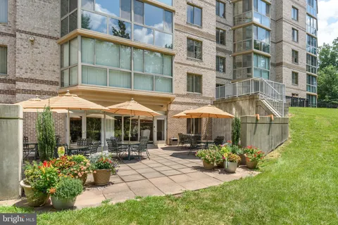 $325,000 | 19385 Cypress Ridge Terrace, Unit 519, Leesburg, VA 20176