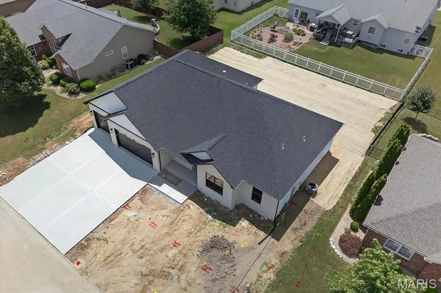 $537,500 | 125 Gladwyn Drive, Millstadt, IL 62260