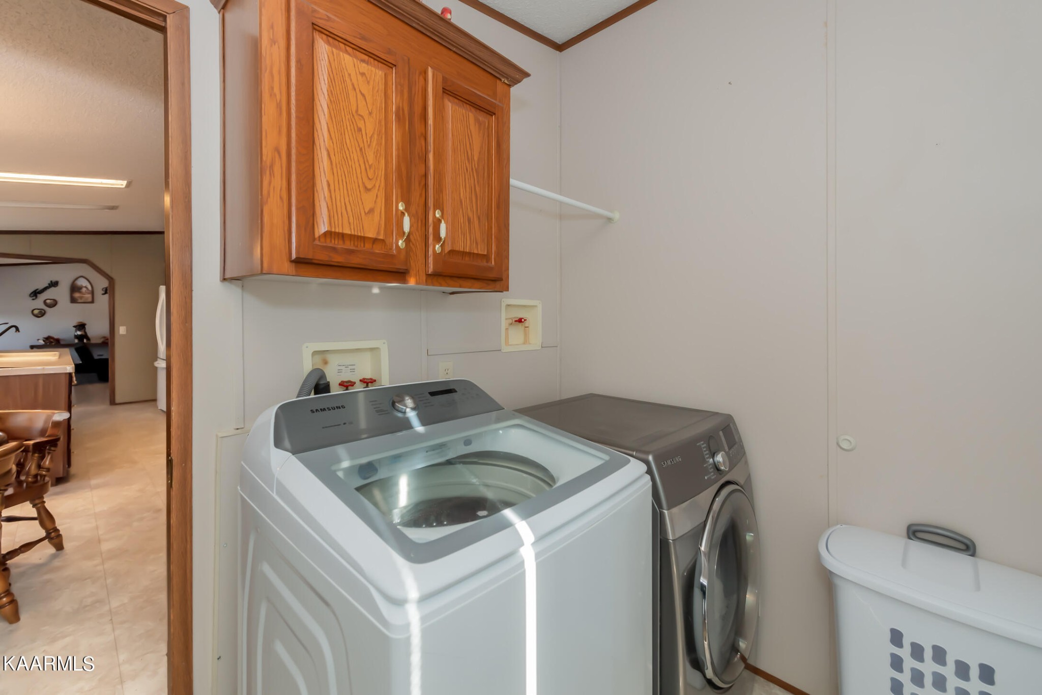 2382 River Road Kingston, TN 37763 - Photo 31 of 60 a utility room with dryer and washer