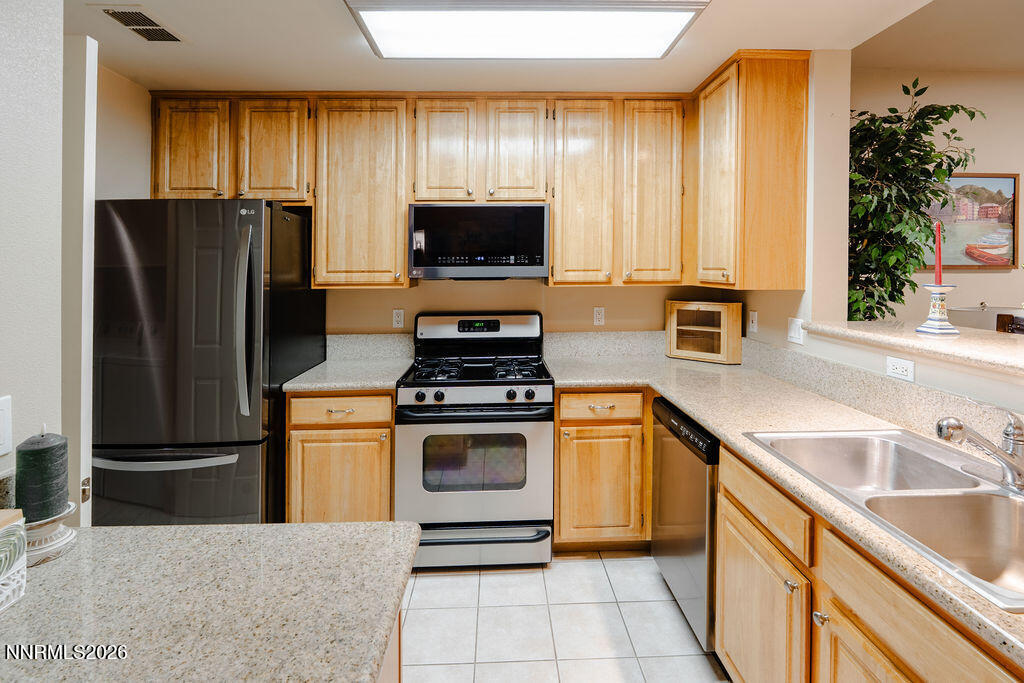 900 South Meadows Parkway, Unit 412 Reno, NV 89521 - Photo 4 of 23 412:11