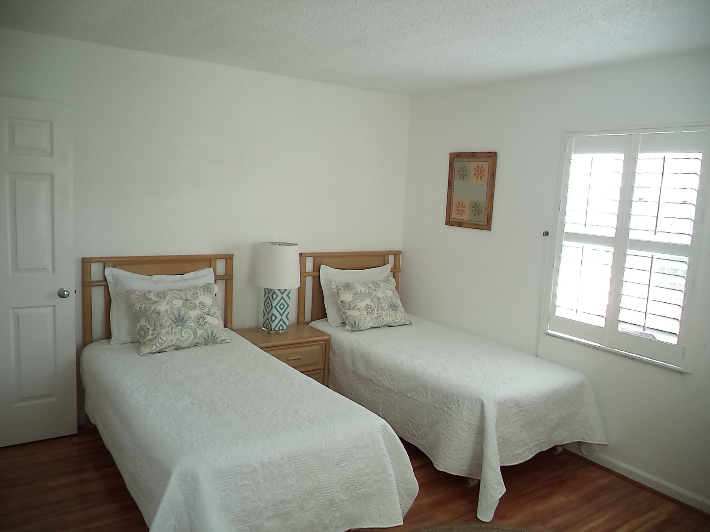 1280 Surf Road, Unit 101 Singer Island, FL 33404 - Photo 9 of 19 Barrett Home Listing Photos 019