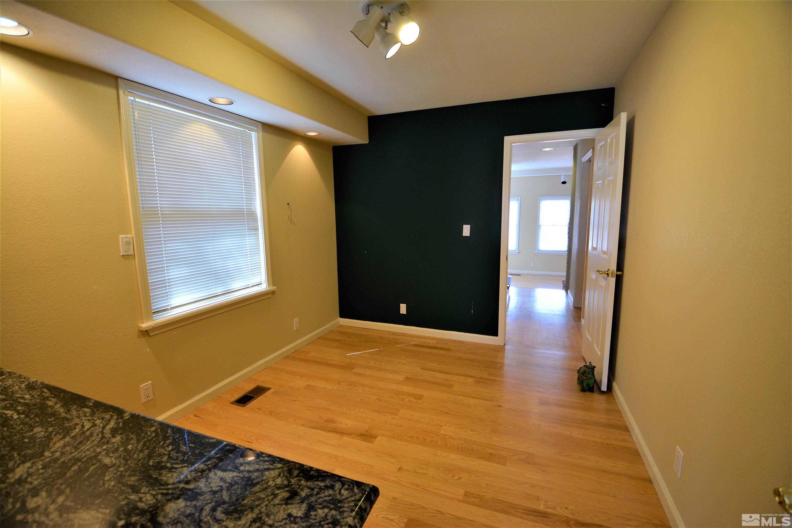 545 Skyline Boulevard Reno, NV 89509 - Photo 15 of 39 a bathroom with a tub and shower