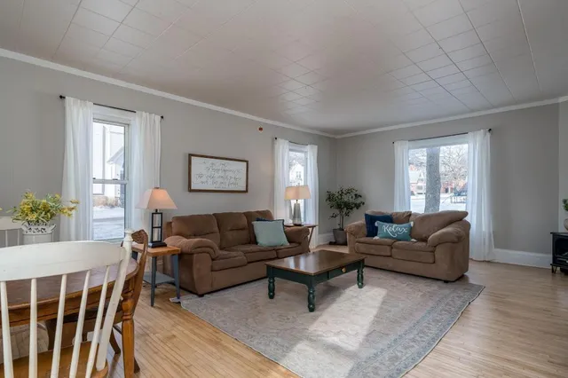 $185,000 | 302 East Humphrey Street, Lake Crystal, MN 56055