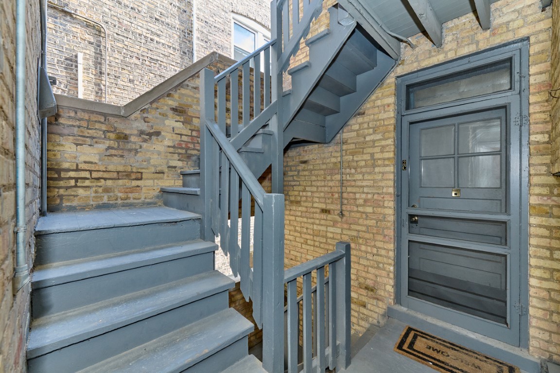 1112 Grove Street, Unit 2B Evanston, IL 60201 - Photo 19 of 21 a view of entryway