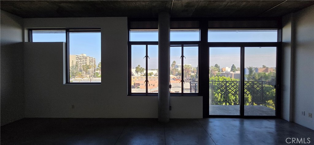 835 Locust Avenue, Unit 521 Long Beach, CA 90813 - Photo 7 of 18 a view of an entryway