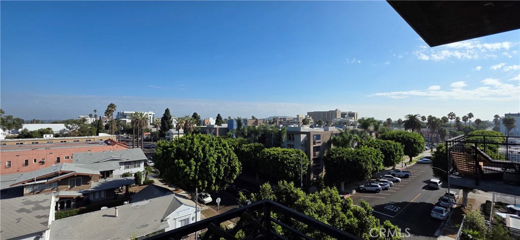 835 Locust Avenue, Unit 521 Long Beach, CA 90813 - Photo 10 of 18 a view of a city