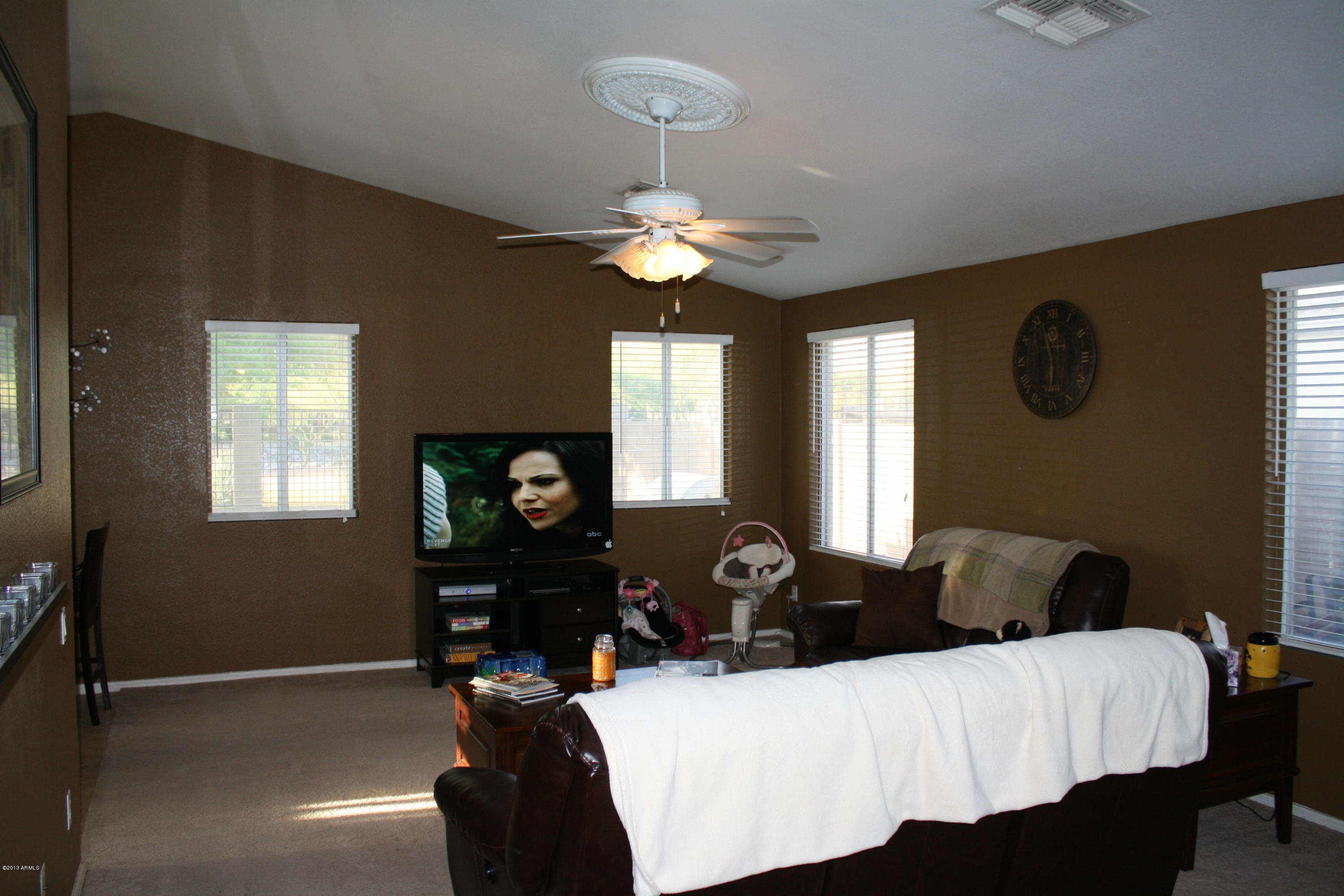 2010 West Renaissance Avenue Apache Junction, AZ 85120 - Photo 4 of 13 Great room 3