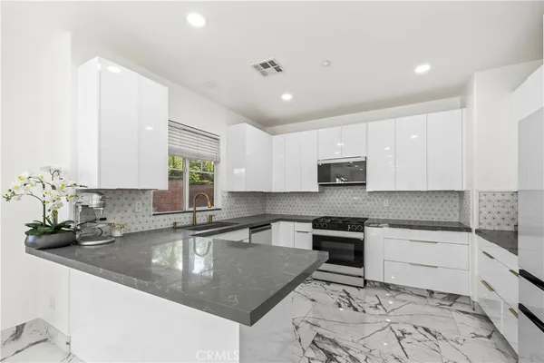 $749,900 | 6323 Echo Hills Lane, Fontana, CA 92336