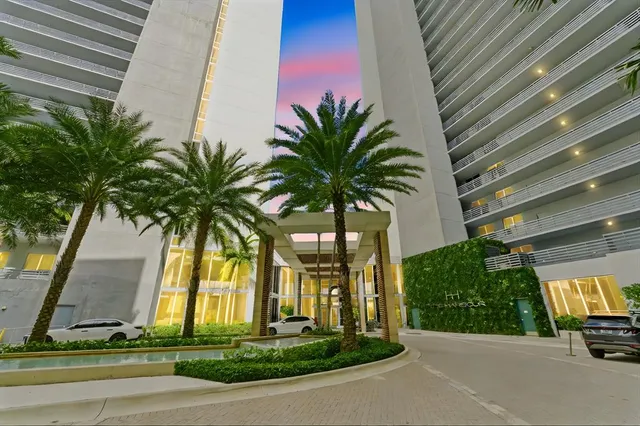 $649,900 | 16385 Biscayne Boulevard, Unit 2516, North Miami Beach, FL 33160