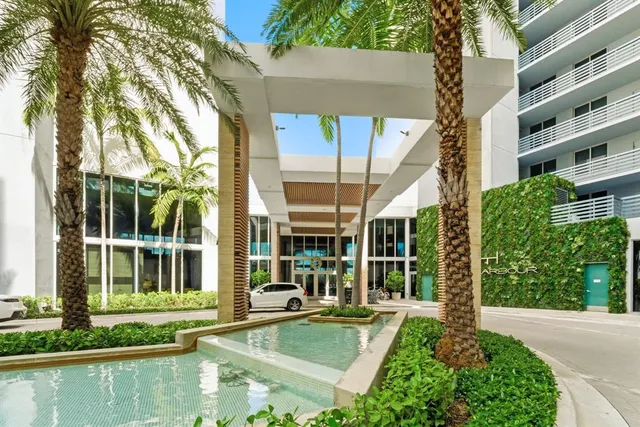 $649,900 | 16385 Biscayne Boulevard, Unit 2516, North Miami Beach, FL 33160