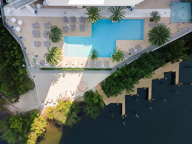 $649,900 | 16385 Biscayne Boulevard, Unit 2516, North Miami Beach, FL 33160