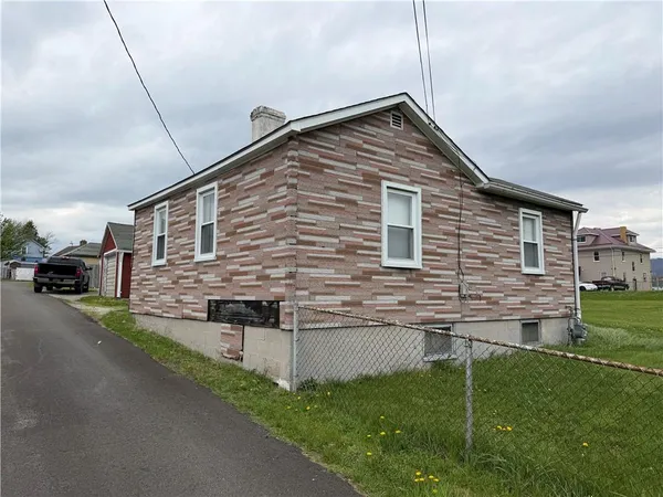 $30,000 | 126 Hogsett Street, Uniontown, PA 15401