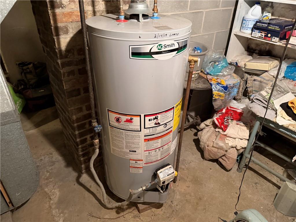 126 Hogsett Street Uniontown, PA 15401 - Photo 22 of 33 a utility room with dryer and washer