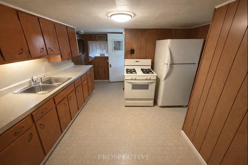 126 Hogsett Street Uniontown, PA 15401 - Photo 8 of 33