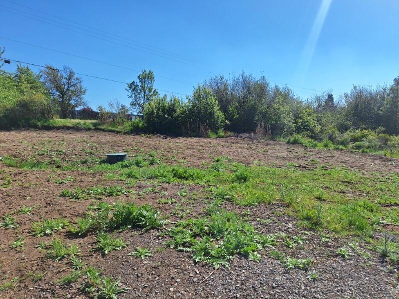 Shoreview Drive Chiloquin, OR 97624 - Photo 2 of 15 a view of outdoor space and yard
