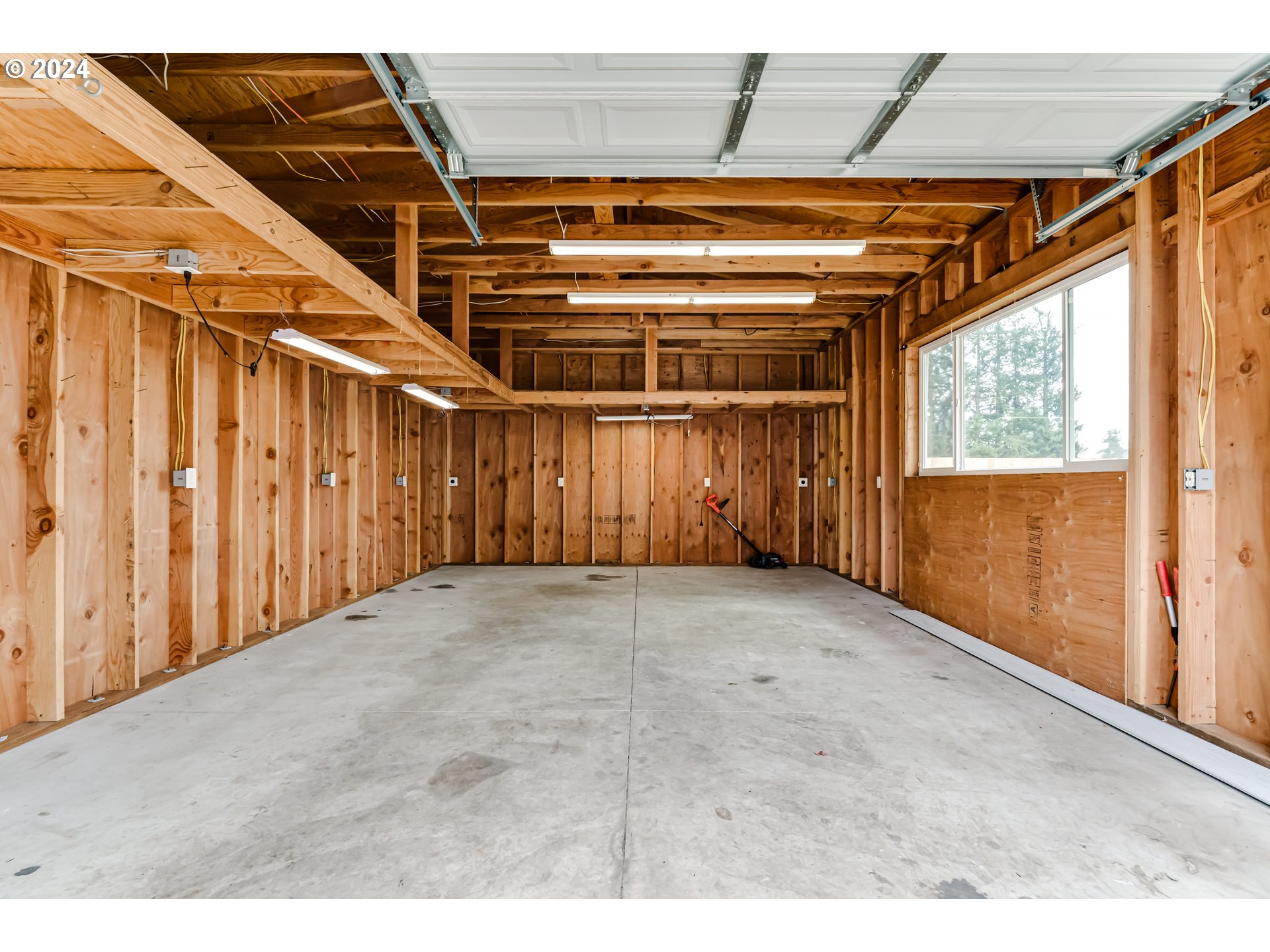 1047 55th Place Springfield, OR 97478 - Photo 32 of 33