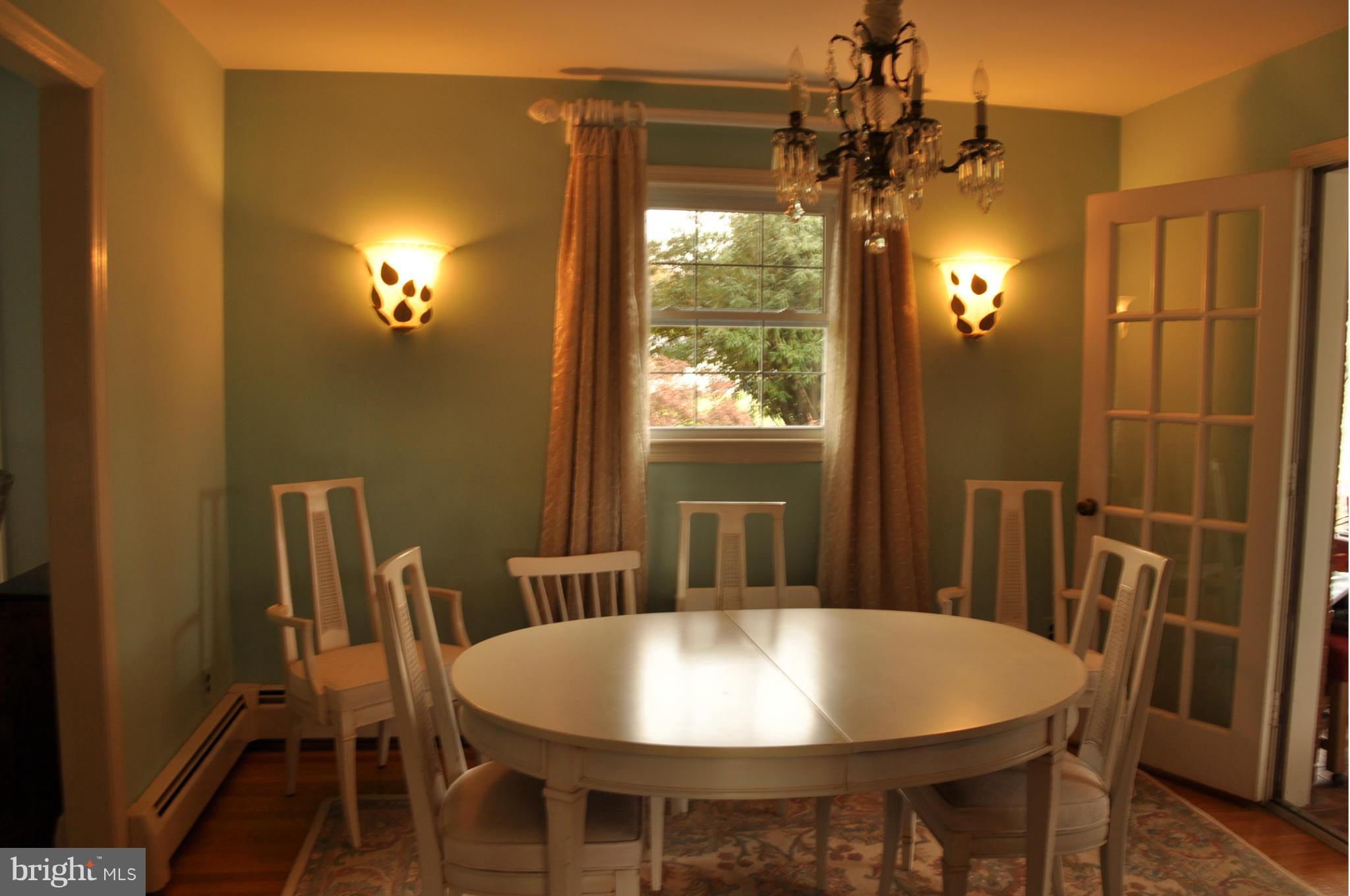321 Norwood Road Silver Spring, MD 20905 - Photo 11 of 29 Dining Room