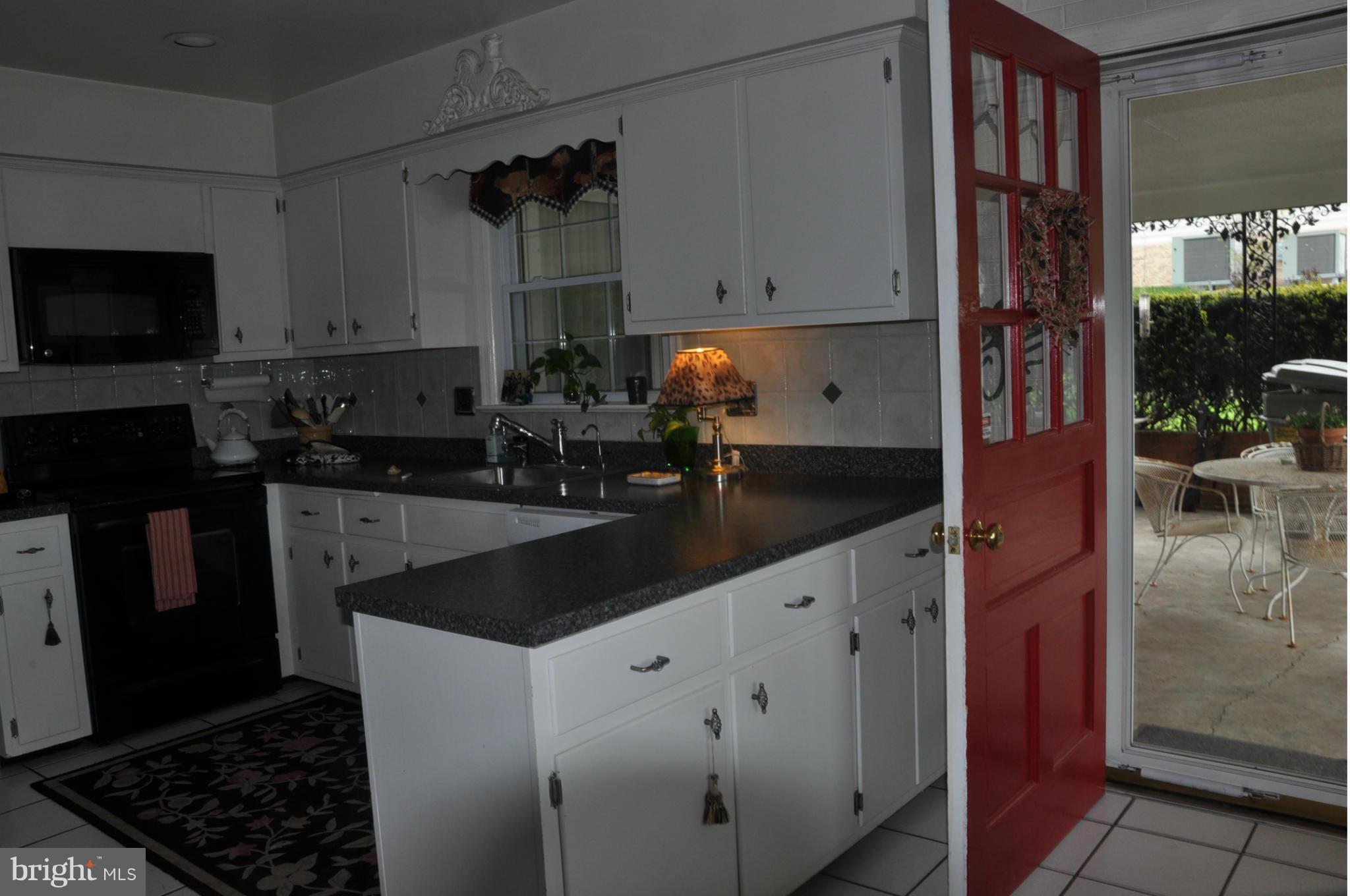 321 Norwood Road Silver Spring, MD 20905 - Photo 20 of 29 Kitchen