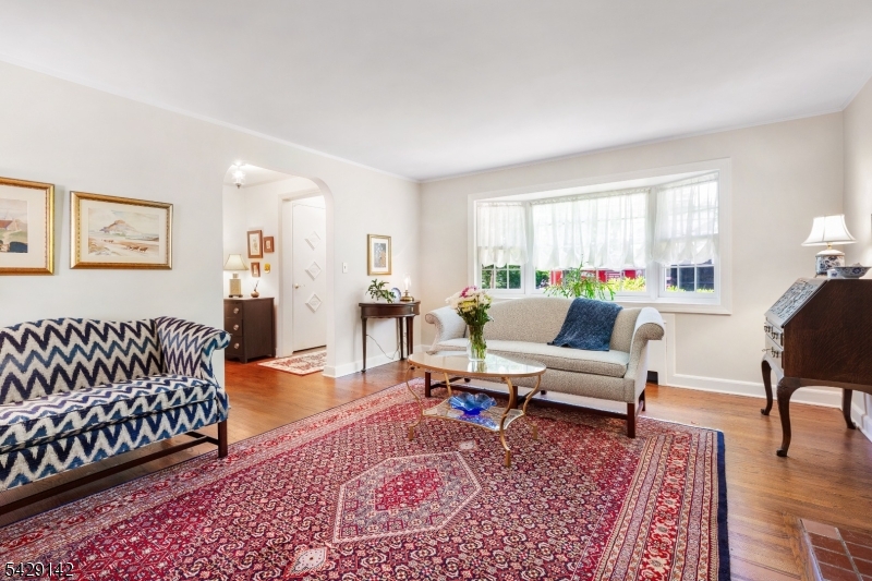 957 Willow Grove Road Westfield, NJ 07090 - Photo 9 of 34