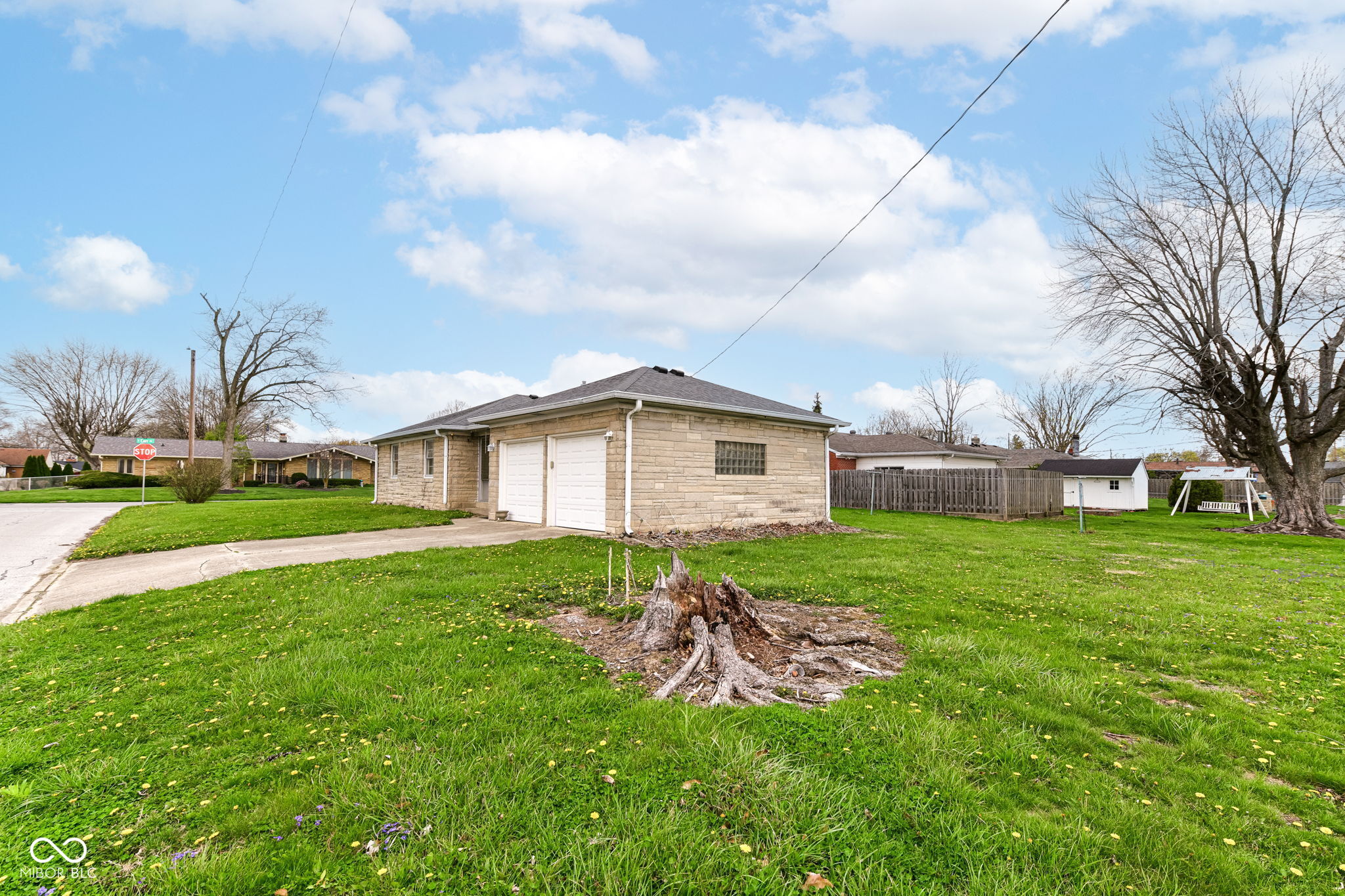 431 South Carr Road Plainfield, IN 46168 - Photo 3 of 33