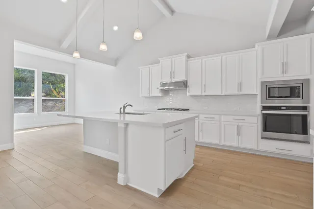 $3,995 | 102 Majestic Arroyo Way, Lakeway, TX 78738