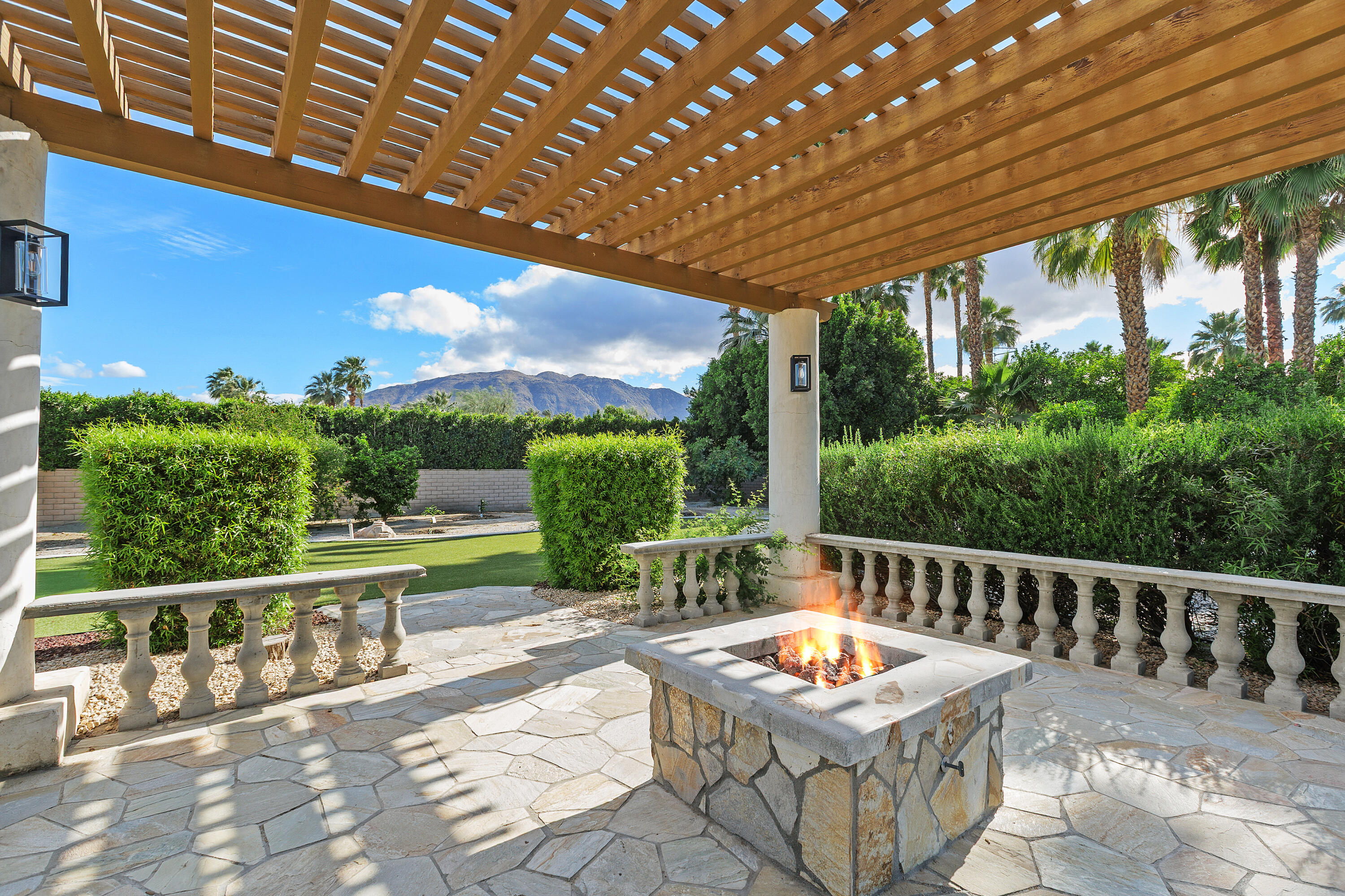 72114 Follansbee Road Rancho Mirage, CA 92270 - Photo 10 of 66 70_12065767_EI-185237-310