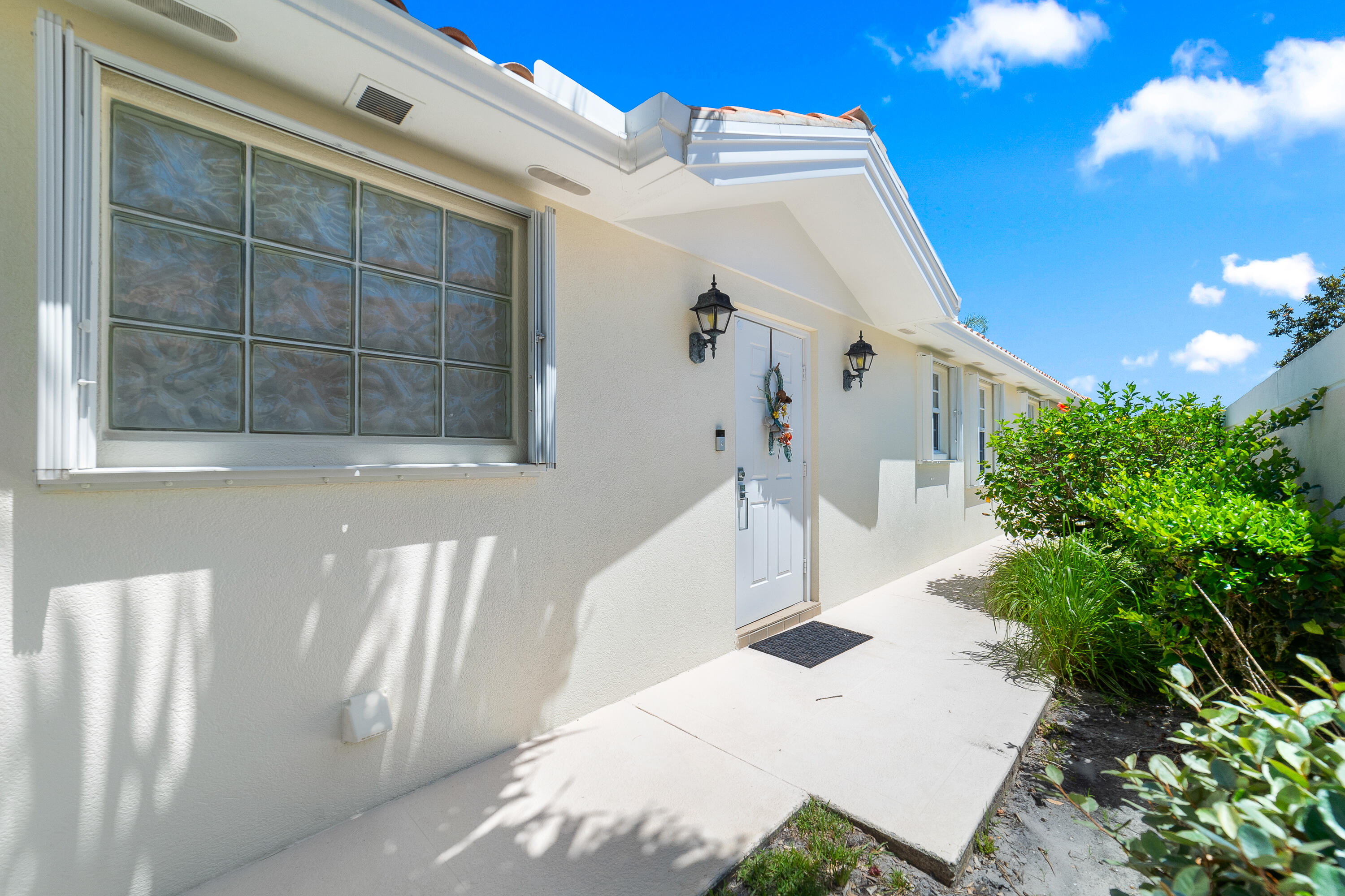 1056 Southwest Balmoral Trace Stuart, FL 34997 - Photo 2 of 32 _DSC4808