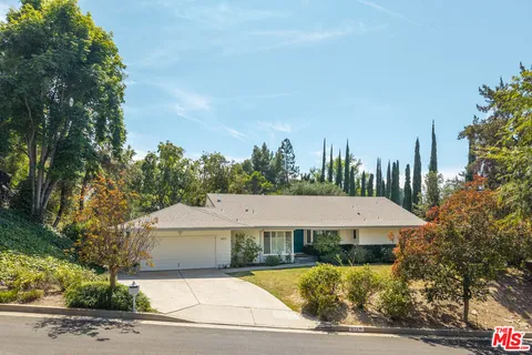 $1,595,000 | 5071 Shirley Avenue, Tarzana, CA 91356