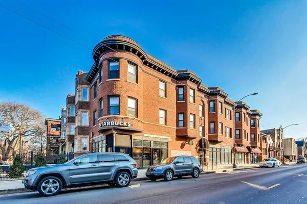 $2,350 | 2541 North California Avenue, Unit 3, Chicago, IL 60647