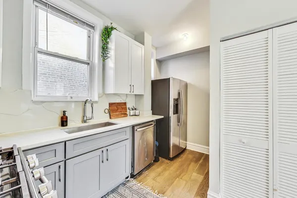 $2,350 | 2541 North California Avenue, Unit 3, Chicago, IL 60647